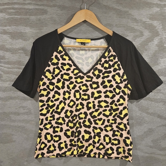 St. John SZ Med Colorful Animal Print V-Neck T-Shirt Short Loose Sleeves - Picture 2 of 8